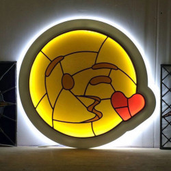 Annahita Hessami - KISS - 2016 - Lightsculptur Stained Glass - 60 cm - 24 inch - Ministry of Walls Street Art Gallery - The Urban Art Broker